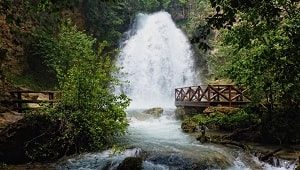 Lisine waterfall